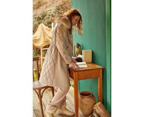 Women's Cashew Coat with Raccoon Fur Collar (Kaban)